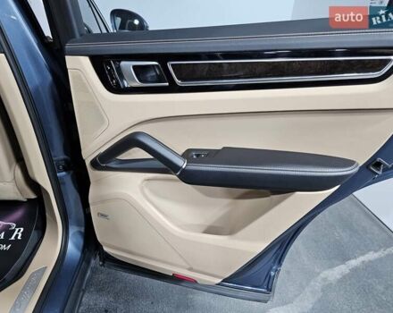 Синий Порше Каен, объемом двигателя 3 л и пробегом 82 тыс. км за 57999 $, фото 16 на Automoto.ua