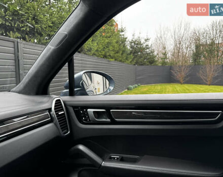 Синий Порше Каен, объемом двигателя 2.89 л и пробегом 104 тыс. км за 62000 $, фото 20 на Automoto.ua