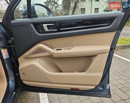 Синий Порше Каен, объемом двигателя 3 л и пробегом 100 тыс. км за 52999 $, фото 39 на Automoto.ua