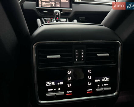 Синий Порше Каен, объемом двигателя 2.89 л и пробегом 104 тыс. км за 62000 $, фото 21 на Automoto.ua