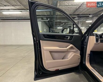 Синий Порше Каен, объемом двигателя 3 л и пробегом 78 тыс. км за 52314 $, фото 32 на Automoto.ua