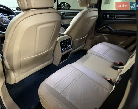 Синий Порше Каен, объемом двигателя 2.9 л и пробегом 73 тыс. км за 62000 $, фото 20 на Automoto.ua