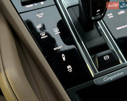 Синий Порше Каен, объемом двигателя 3 л и пробегом 137 тыс. км за 54000 $, фото 20 на Automoto.ua