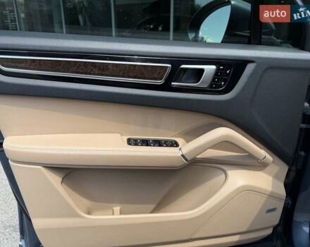 Синій Порше Cayenne, об'ємом двигуна 2.89 л та пробігом 101 тис. км за 57000 $, фото 24 на Automoto.ua