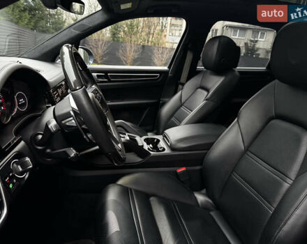 Синий Порше Каен, объемом двигателя 2.89 л и пробегом 104 тыс. км за 62000 $, фото 16 на Automoto.ua