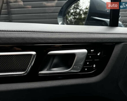 Синий Порше Каен, объемом двигателя 2.89 л и пробегом 104 тыс. км за 62000 $, фото 17 на Automoto.ua