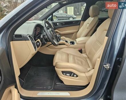 Синий Порше Каен, объемом двигателя 3 л и пробегом 100 тыс. км за 52999 $, фото 23 на Automoto.ua