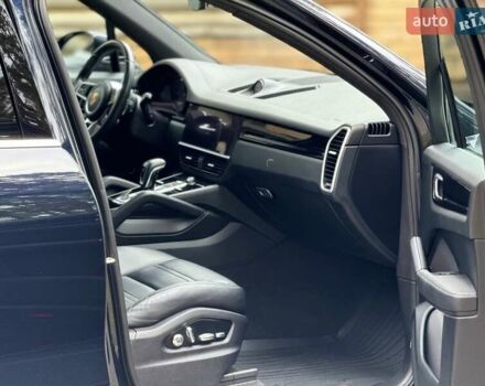 Порше Каен 2018 в Киеве на Automoto.ua Синий Порше Каен, объемом двигателя 3 л и пробегом 55 тыс. км за 53000 $, фото 34 на Automoto.ua