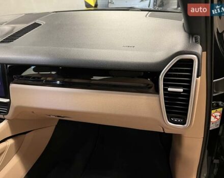 Синий Порше Каен, объемом двигателя 3 л и пробегом 78 тыс. км за 52314 $, фото 46 на Automoto.ua