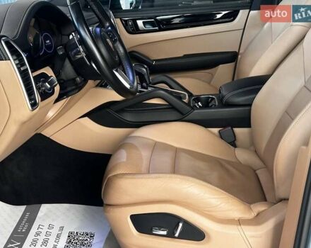 Синий Порше Каен, объемом двигателя 3 л и пробегом 81 тыс. км за 54900 $, фото 19 на Automoto.ua