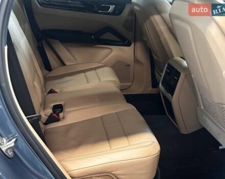 Синий Порше Каен, объемом двигателя 3 л и пробегом 81 тыс. км за 53900 $, фото 46 на Automoto.ua