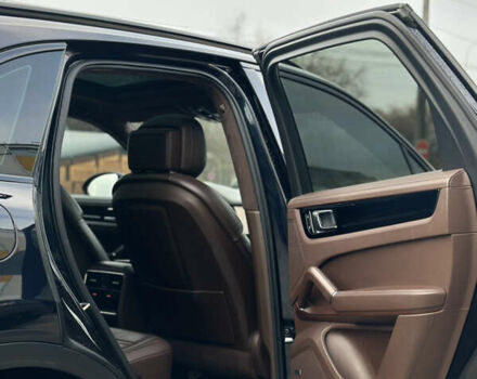 Синий Порше Каен, объемом двигателя 2.89 л и пробегом 63 тыс. км за 66500 $, фото 13 на Automoto.ua