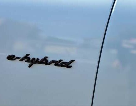 Синий Порше Каен, объемом двигателя 4 л и пробегом 51 тыс. км за 150000 $, фото 1 на Automoto.ua