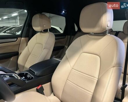 Синій Порше Cayenne, об'ємом двигуна 3 л та пробігом 45 тис. км за 78756 $, фото 27 на Automoto.ua