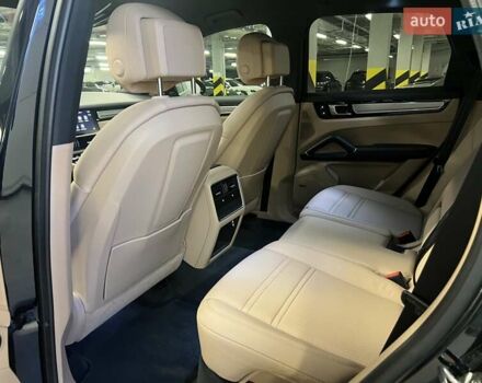 Синій Порше Cayenne, об'ємом двигуна 3 л та пробігом 45 тис. км за 78756 $, фото 42 на Automoto.ua