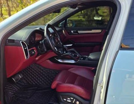 Синий Порше Каен, объемом двигателя 4 л и пробегом 51 тыс. км за 150000 $, фото 9 на Automoto.ua