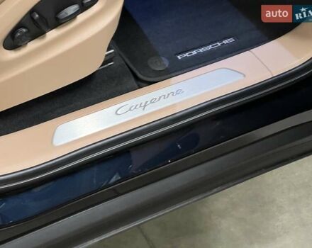 Синій Порше Cayenne, об'ємом двигуна 3 л та пробігом 45 тис. км за 78756 $, фото 24 на Automoto.ua