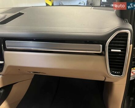 Синій Порше Cayenne, об'ємом двигуна 3 л та пробігом 45 тис. км за 78756 $, фото 46 на Automoto.ua