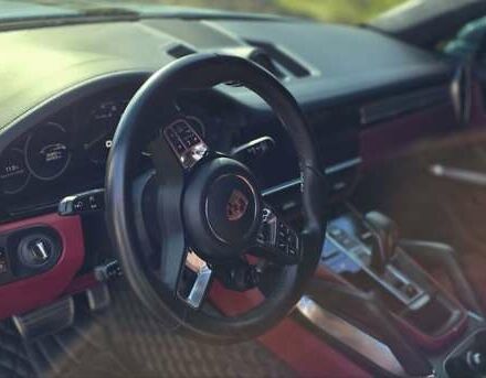 Синий Порше Каен, объемом двигателя 4 л и пробегом 51 тыс. км за 150000 $, фото 8 на Automoto.ua