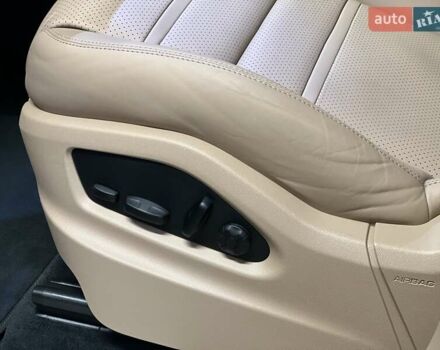 Синій Порше Cayenne, об'ємом двигуна 3 л та пробігом 45 тис. км за 78756 $, фото 37 на Automoto.ua