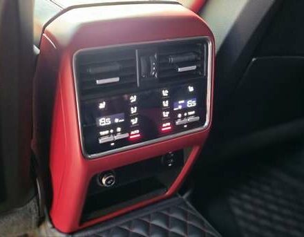 Синий Порше Каен, объемом двигателя 4 л и пробегом 51 тыс. км за 150000 $, фото 12 на Automoto.ua