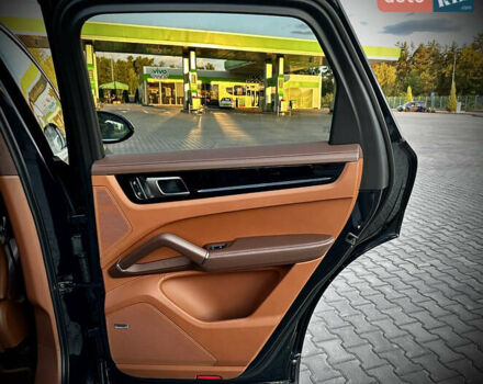 Синий Порше Каен, объемом двигателя 3 л и пробегом 25 тыс. км за 119999 $, фото 31 на Automoto.ua