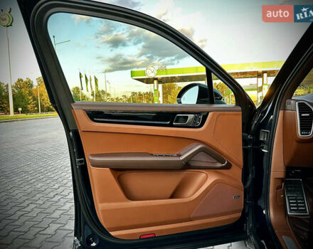 Синий Порше Каен, объемом двигателя 3 л и пробегом 25 тыс. км за 119999 $, фото 18 на Automoto.ua