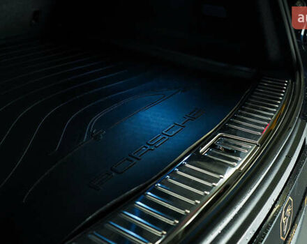 Синий Порше Каен, объемом двигателя 3 л и пробегом 5 тыс. км за 117000 $, фото 12 на Automoto.ua