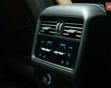 Синий Порше Каен, объемом двигателя 3 л и пробегом 5 тыс. км за 117000 $, фото 17 на Automoto.ua