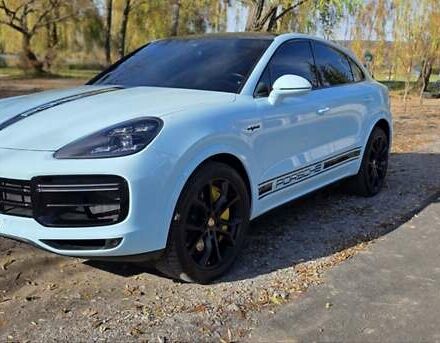 Синий Порше Каен, объемом двигателя 4 л и пробегом 51 тыс. км за 150000 $, фото 1 на Automoto.ua