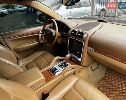 Зелений Порше Cayenne, об'ємом двигуна 4.5 л та пробігом 274 тис. км за 8600 $, фото 10 на Automoto.ua