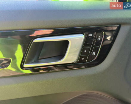 Зелений Порше Cayenne, об'ємом двигуна 3 л та пробігом 83 тис. км за 47700 $, фото 12 на Automoto.ua