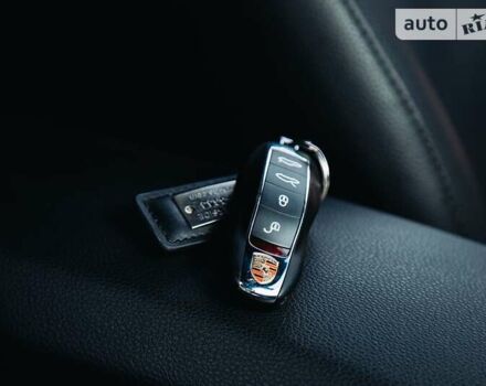 Белый Порше Кайман, объемом двигателя 2 л и пробегом 7 тыс. км за 54400 $, фото 20 на Automoto.ua