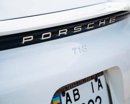 Белый Порше Кайман, объемом двигателя 2 л и пробегом 7 тыс. км за 54400 $, фото 15 на Automoto.ua