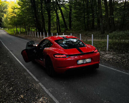 Порше Кайман 2017 в Луцке на Automoto.ua Красный Порше Кайман, объемом двигателя 2 л и пробегом 80 тыс. км за 57500 $, фото 1 на Automoto.ua