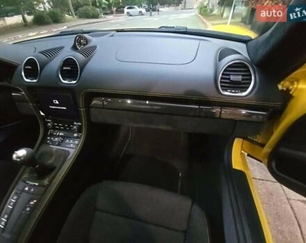 Жовтий Порше Cayman, об'ємом двигуна 4 л та пробігом 15 тис. км за 41000 $, фото 9 на Automoto.ua