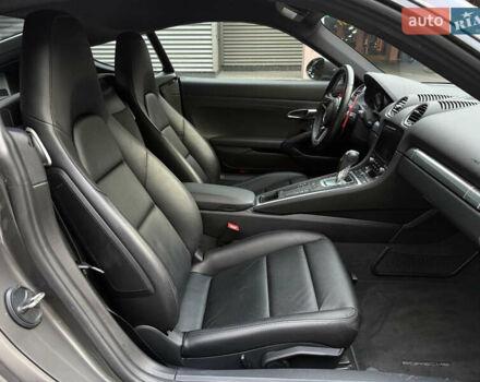 Порше Кайман 2019 в Киеве на Automoto.ua Серый Порше Кайман, объемом двигателя 1.99 л и пробегом 66 тыс. км за 55000 $, фото 15 на Automoto.ua