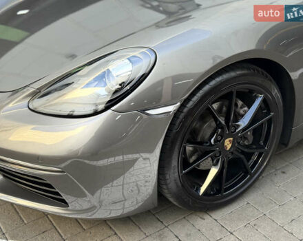 Порше Кайман 2019 в Киеве на Automoto.ua Серый Порше Кайман, объемом двигателя 1.99 л и пробегом 66 тыс. км за 55000 $, фото 9 на Automoto.ua