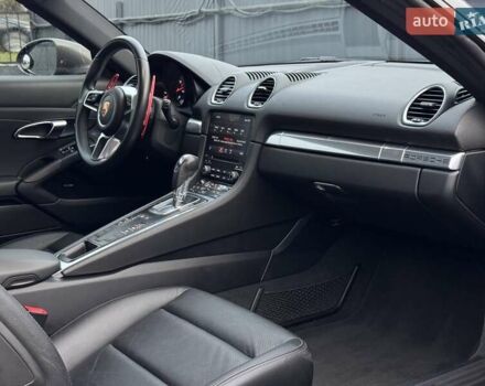 Сірий Порше Cayman, об'ємом двигуна 2 л та пробігом 66 тис. км за 49999 $, фото 12 на Automoto.ua