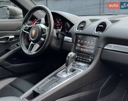 Сірий Порше Cayman, об'ємом двигуна 2 л та пробігом 66 тис. км за 49999 $, фото 11 на Automoto.ua