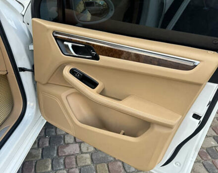 Белый Порше Масан, объемом двигателя 3 л и пробегом 140 тыс. км за 27777 $, фото 8 на Automoto.ua