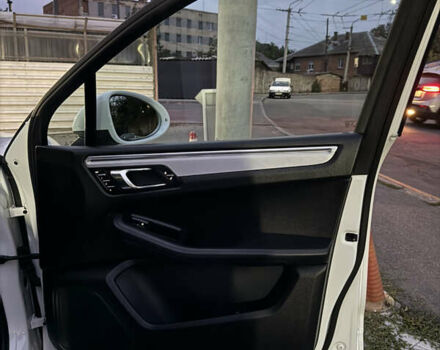 Белый Порше Масан, объемом двигателя 3 л и пробегом 110 тыс. км за 22500 $, фото 29 на Automoto.ua