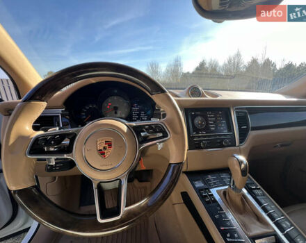 Белый Порше Масан, объемом двигателя 3 л и пробегом 180 тыс. км за 29999 $, фото 1 на Automoto.ua