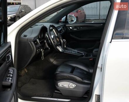 Белый Порше Масан, объемом двигателя 3 л и пробегом 128 тыс. км за 22999 $, фото 21 на Automoto.ua