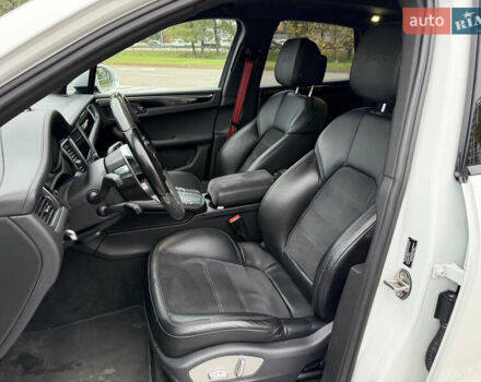 Порше Масан 2016 в Киеве на Automoto.ua Белый Порше Масан, объемом двигателя 3 л и пробегом 92 тыс. км за 31000 $, фото 10 на Automoto.ua