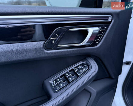 Білий Порше Масан, об'ємом двигуна 3 л та пробігом 45 тис. км за 27800 $, фото 11 на Automoto.ua