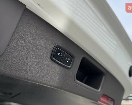 Белый Порше Масан, объемом двигателя 3 л и пробегом 101 тыс. км за 36900 $, фото 47 на Automoto.ua