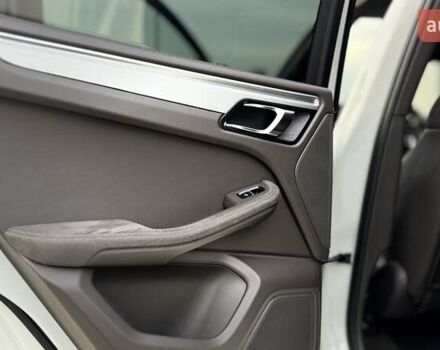 Белый Порше Масан, объемом двигателя 3 л и пробегом 101 тыс. км за 36900 $, фото 43 на Automoto.ua