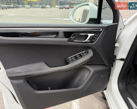 Порше Масан 2016 в Киеве на Automoto.ua Белый Порше Масан, объемом двигателя 3 л и пробегом 92 тыс. км за 31000 $, фото 11 на Automoto.ua