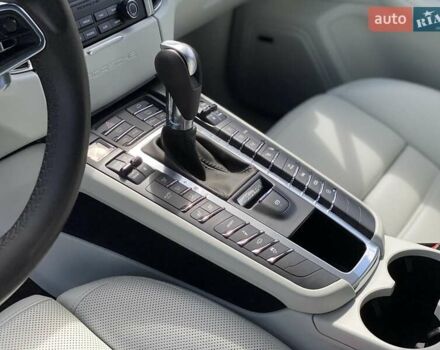 Белый Порше Масан, объемом двигателя 3 л и пробегом 32 тыс. км за 53000 $, фото 24 на Automoto.ua